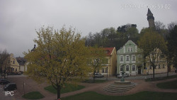 Náměstí, Hrad a Trůba