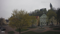 Náměstí, Hrad a Trůba