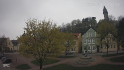 Náměstí, Hrad a Trůba