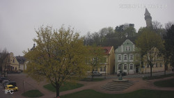 Náměstí, Hrad a Trůba