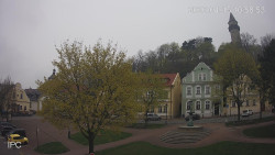 Náměstí, Hrad a Trůba