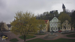 Náměstí, Hrad a Trůba