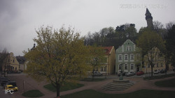 Náměstí, Hrad a Trůba