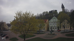 Náměstí, Hrad a Trůba