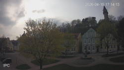 Náměstí, Hrad a Trůba