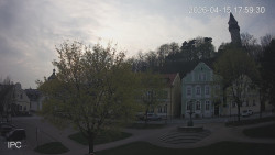 Náměstí, Hrad a Trůba