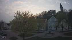 Náměstí, Hrad a Trůba