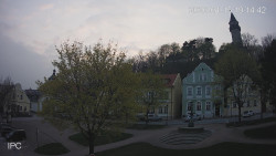 Náměstí, Hrad a Trůba