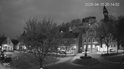 Náměstí, Hrad a Trůba