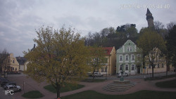 Náměstí, Hrad a Trůba