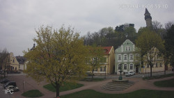 Náměstí, Hrad a Trůba