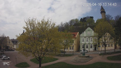 Náměstí, Hrad a Trůba