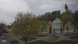 Náměstí, Hrad a Trůba