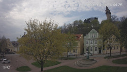 Náměstí, Hrad a Trůba