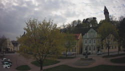 Náměstí, Hrad a Trůba