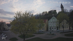 Náměstí, Hrad a Trůba