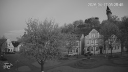 Náměstí, Hrad a Trůba