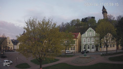 Náměstí, Hrad a Trůba