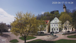 Náměstí, Hrad a Trůba