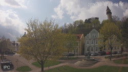 Náměstí, Hrad a Trůba