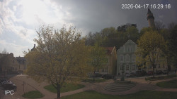 Náměstí, Hrad a Trůba