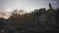 Náměstí, Hrad a Trůba