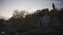 Náměstí, Hrad a Trůba