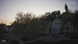 Náměstí, Hrad a Trůba