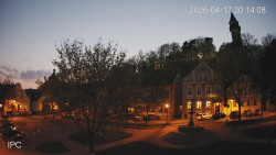 Náměstí, Hrad a Trůba