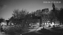 Náměstí, Hrad a Trůba