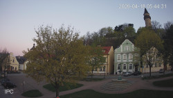 Náměstí, Hrad a Trůba