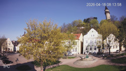 Náměstí, Hrad a Trůba