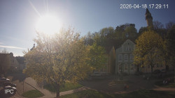 Náměstí, Hrad a Trůba