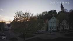 Náměstí, Hrad a Trůba