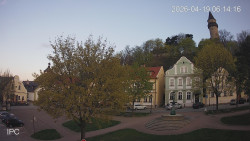 Náměstí, Hrad a Trůba