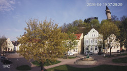 Náměstí, Hrad a Trůba