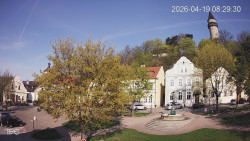 Náměstí, Hrad a Trůba