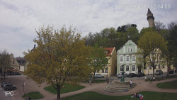 Náměstí, Hrad a Trůba