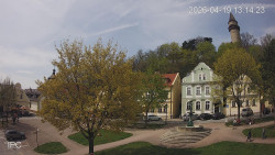 Náměstí, Hrad a Trůba