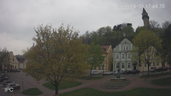 Náměstí, Hrad a Trůba