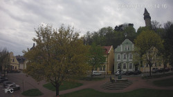 Náměstí, Hrad a Trůba