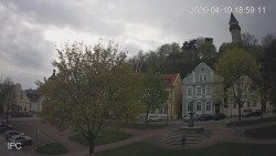 Náměstí, Hrad a Trůba