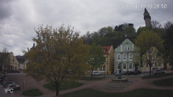 Náměstí, Hrad a Trůba