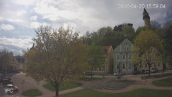 Náměstí, Hrad a Trůba