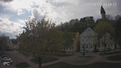 Náměstí, Hrad a Trůba