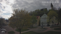 Náměstí, Hrad a Trůba