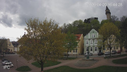 Náměstí, Hrad a Trůba