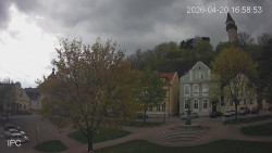 Náměstí, Hrad a Trůba