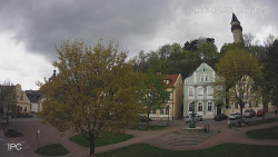 Náměstí, Hrad a Trůba