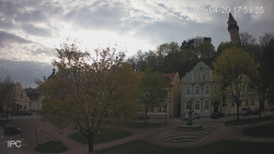 Náměstí, Hrad a Trůba